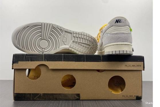 O-W DJ0950-109 39 Nike Low Dunk Lot 0306